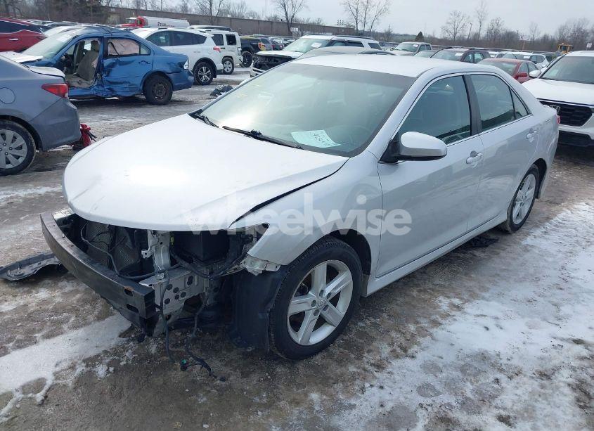 Photo 2 of 2013 Toyota Camry SE (VIN 4T1BF1FK4DU290839)