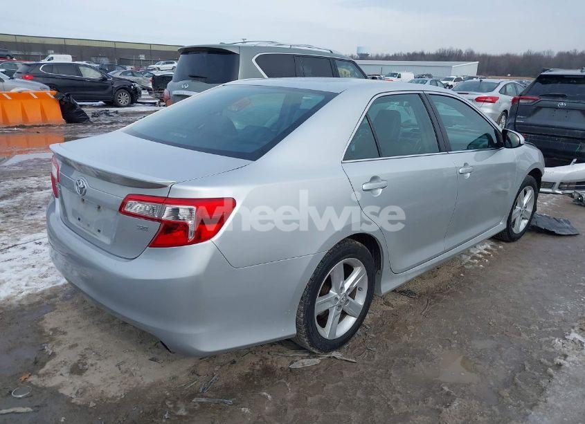 Photo 4 of 2013 Toyota Camry SE (VIN 4T1BF1FK4DU290839)