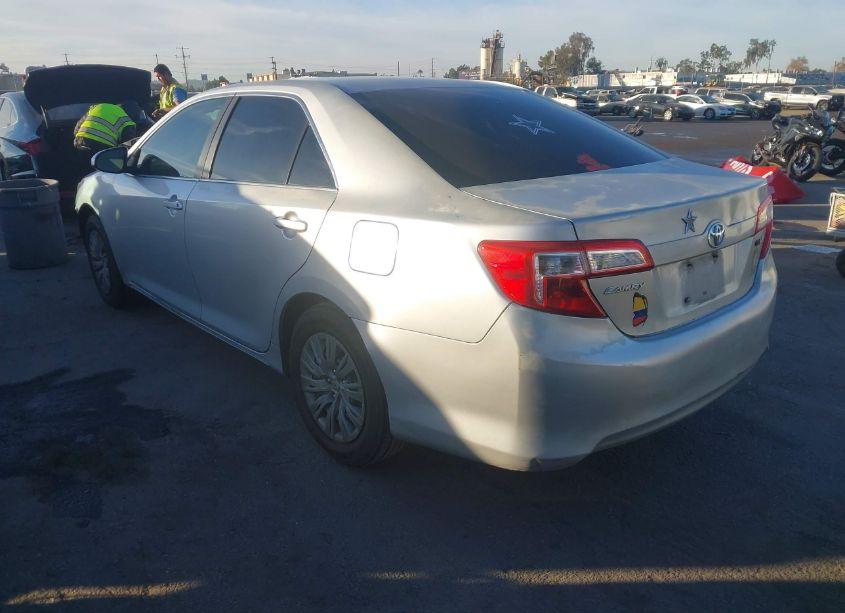 Photo 3 of 2013 Toyota Camry LE (VIN 4T1BF1FK4DU637893)