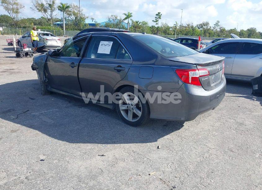 Photo 3 of 2013 Toyota Camry SE (VIN 4T1BF1FK4DU645069)