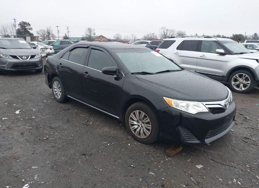 2013 Toyota Camry LE (VIN 4T1BF1FK4DU657139) main photo
