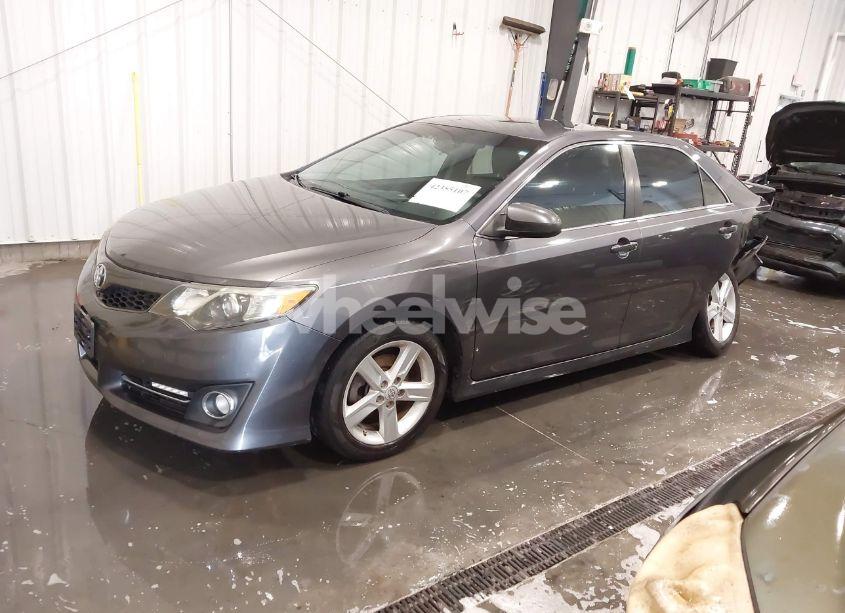 Photo 2 of 2013 Toyota Camry L/LE/SE/XLE (VIN 4T1BF1FK4DU657674)