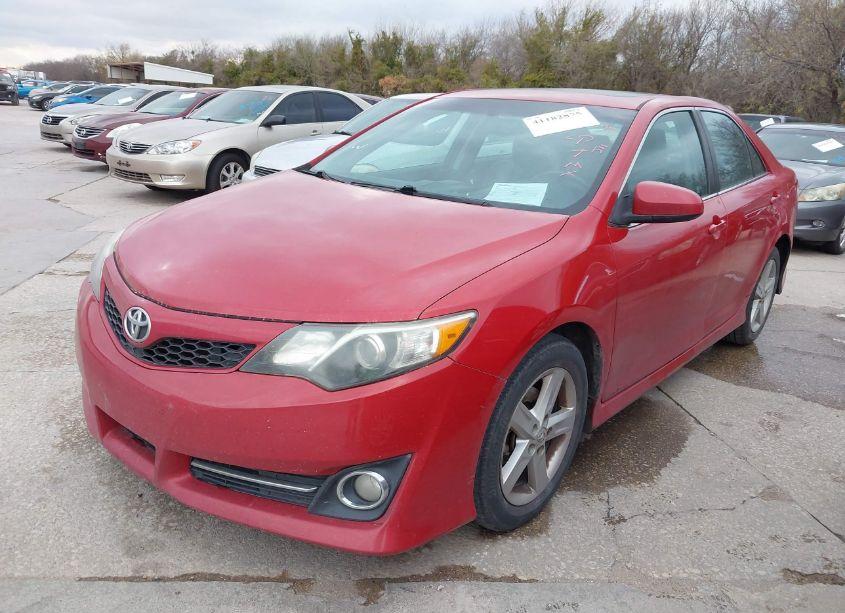 Photo 2 of 2013 Toyota Camry SE (VIN 4T1BF1FK4DU679884)