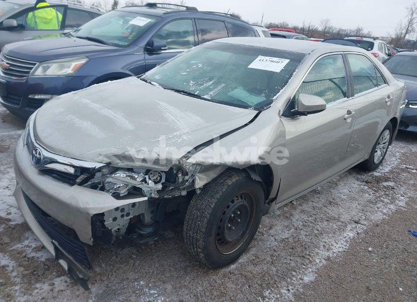 Photo 2 of 2013 Toyota Camry LE (VIN 4T1BF1FK4DU698239)