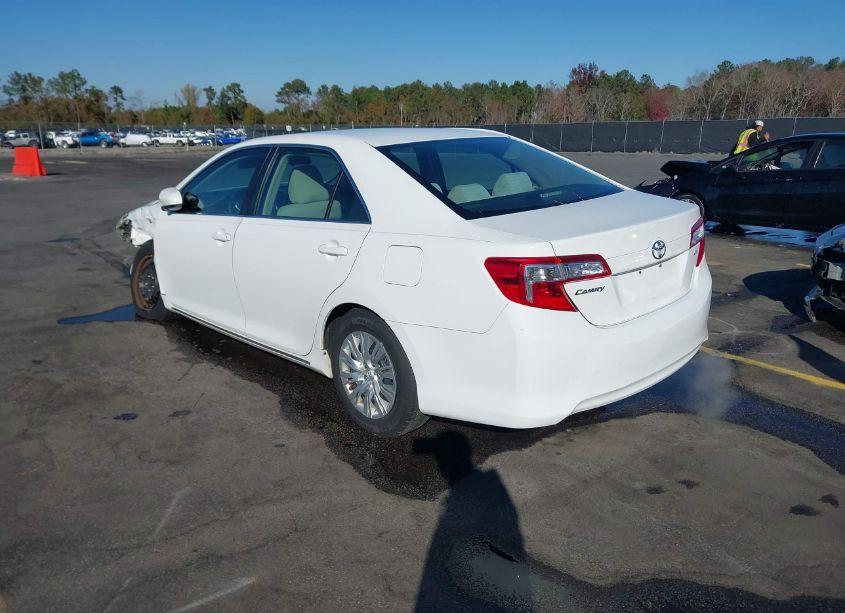 Photo 3 of 2013 Toyota Camry LE (VIN 4T1BF1FK4DU701897)
