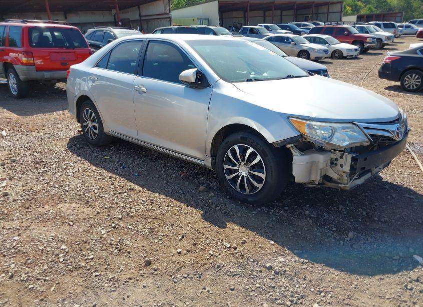 2013 Toyota Camry LE (VIN 4T1BF1FK4DU723429) main photo