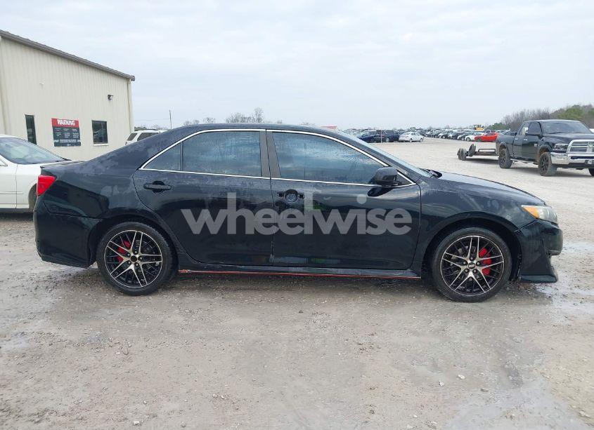 Photo 13 of 2014 Toyota Camry SE (VIN 4T1BF1FK4EU303980)