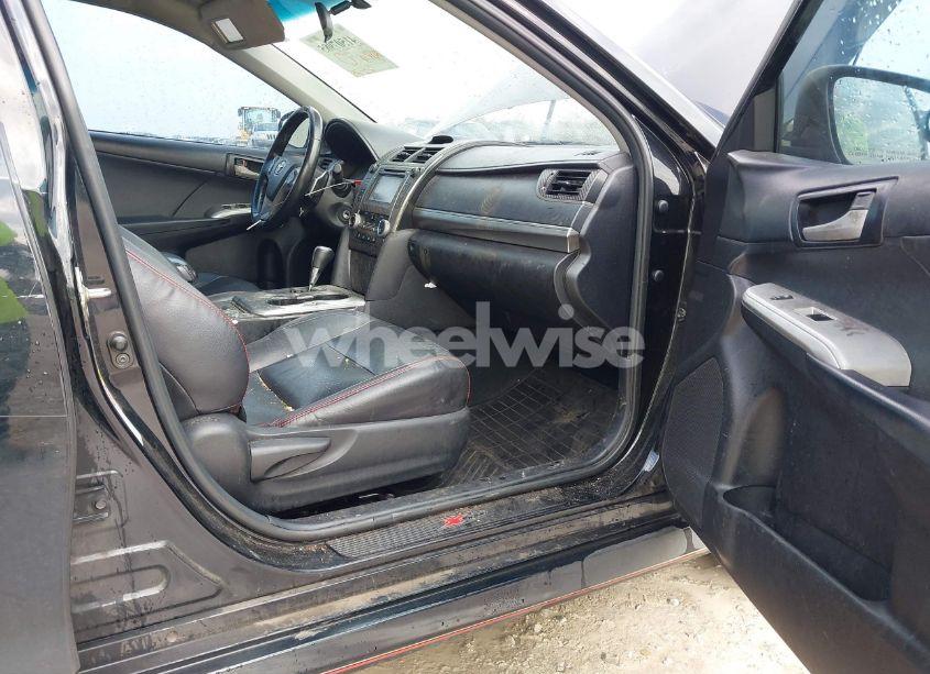 Photo 5 of 2014 Toyota Camry SE (VIN 4T1BF1FK4EU303980)