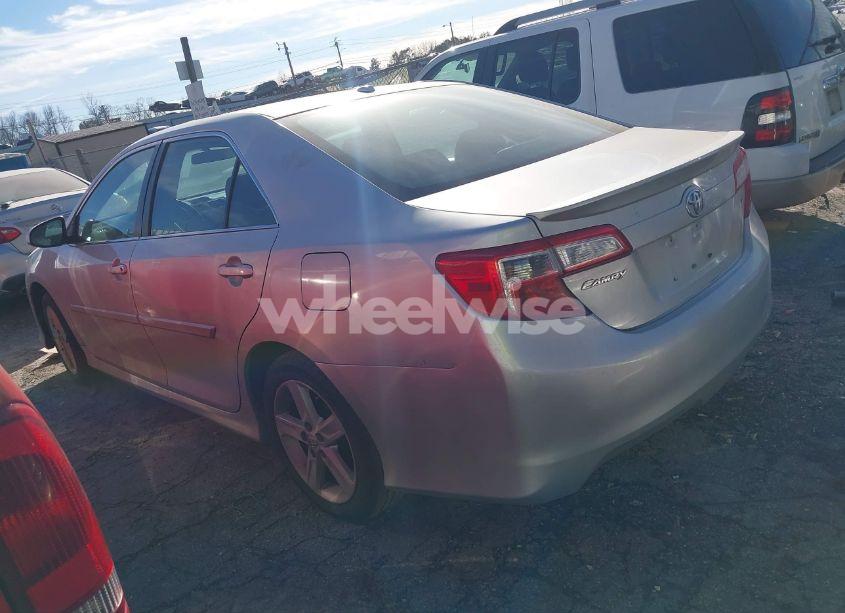 Photo 3 of 2014 Toyota Camry SE (VIN 4T1BF1FK4EU312999)