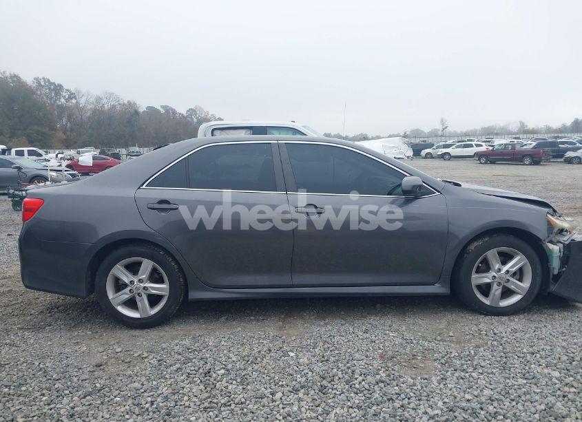 Photo 13 of 2014 Toyota Camry SE (VIN 4T1BF1FK4EU330998)