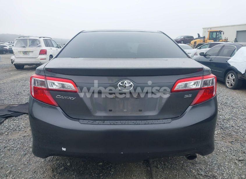 Photo 16 of 2014 Toyota Camry SE (VIN 4T1BF1FK4EU330998)