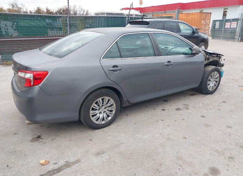 Photo 4 of 2014 Toyota Camry LE (VIN 4T1BF1FK4EU331925)