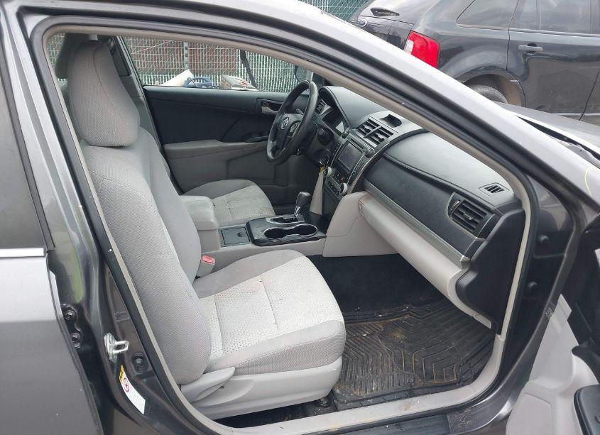 Photo 5 of 2014 Toyota Camry LE (VIN 4T1BF1FK4EU331925)