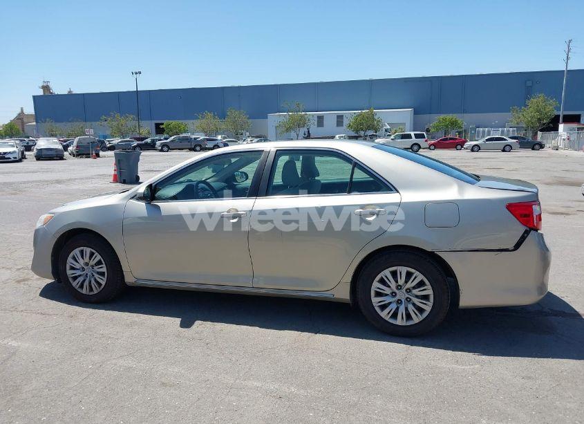Photo 14 of 2014 Toyota Camry LE (VIN 4T1BF1FK4EU343671)