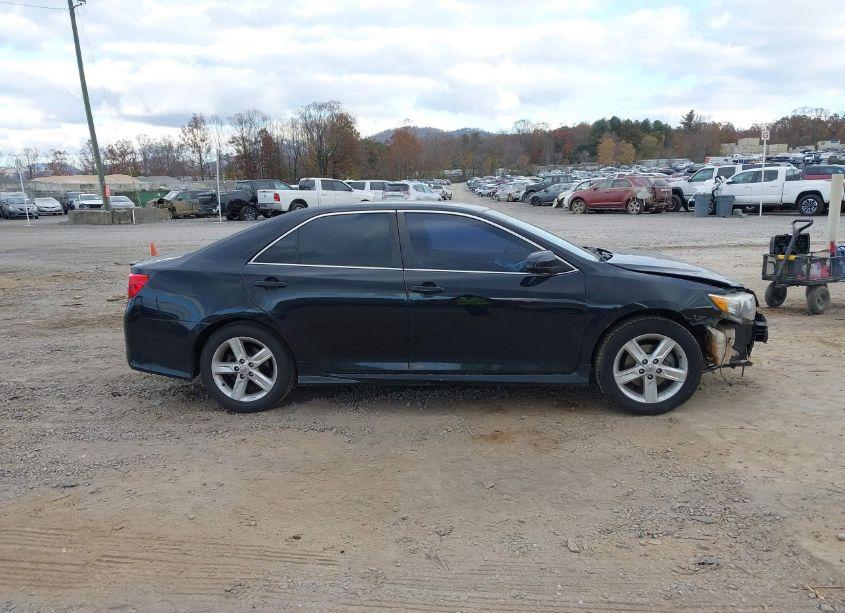 Photo 13 of 2014 Toyota Camry SE (VIN 4T1BF1FK4EU344772)