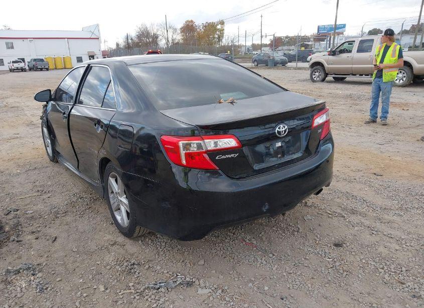 Photo 3 of 2014 Toyota Camry SE (VIN 4T1BF1FK4EU344772)