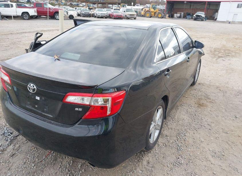 Photo 4 of 2014 Toyota Camry SE (VIN 4T1BF1FK4EU344772)