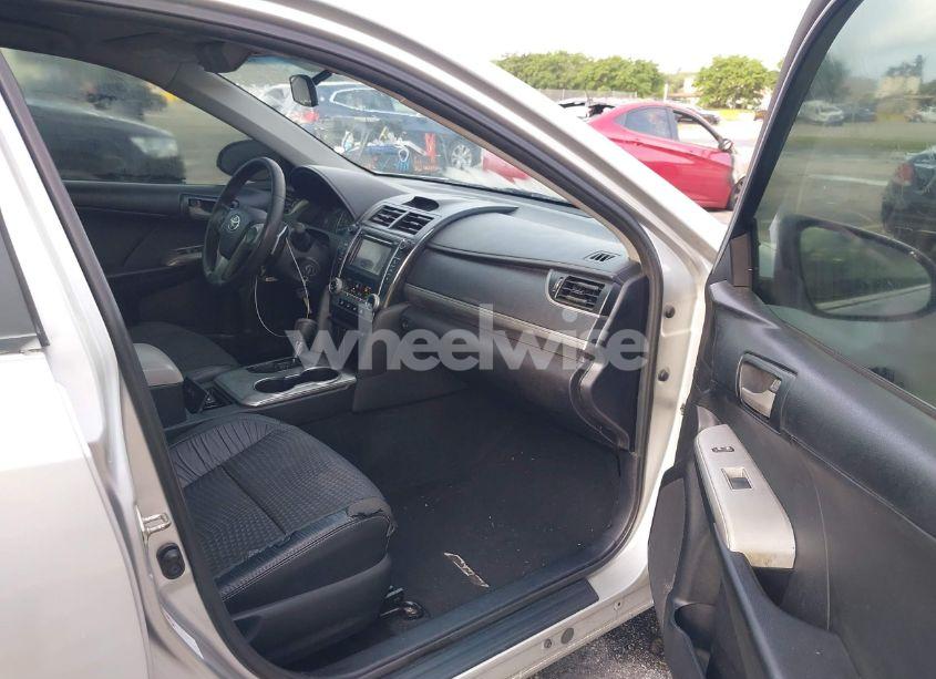 Photo 5 of 2014 Toyota Camry SE (VIN 4T1BF1FK4EU346120)