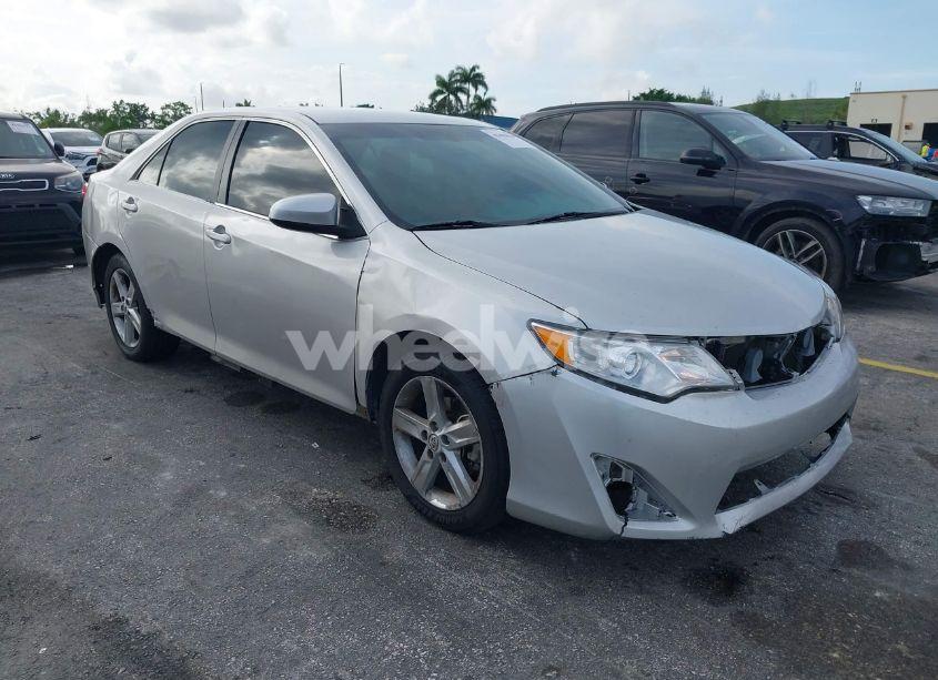 Photo 6 of 2014 Toyota Camry SE (VIN 4T1BF1FK4EU346120)