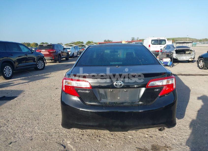 Photo 17 of 2014 Toyota Camry SE (VIN 4T1BF1FK4EU348787)