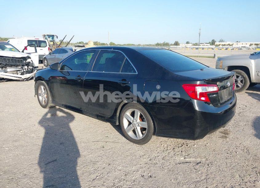 Photo 3 of 2014 Toyota Camry SE (VIN 4T1BF1FK4EU348787)