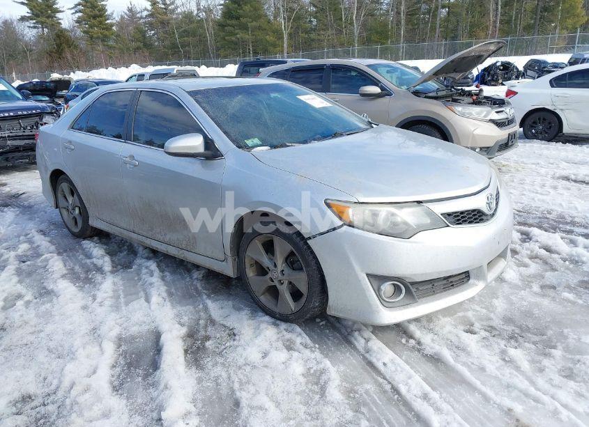 2014 Toyota Camry SE SPORT (VIN 4T1BF1FK4EU349356) main photo