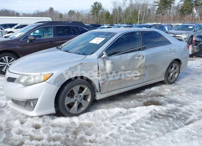 Photo 2 of 2014 Toyota Camry SE SPORT (VIN 4T1BF1FK4EU349356)