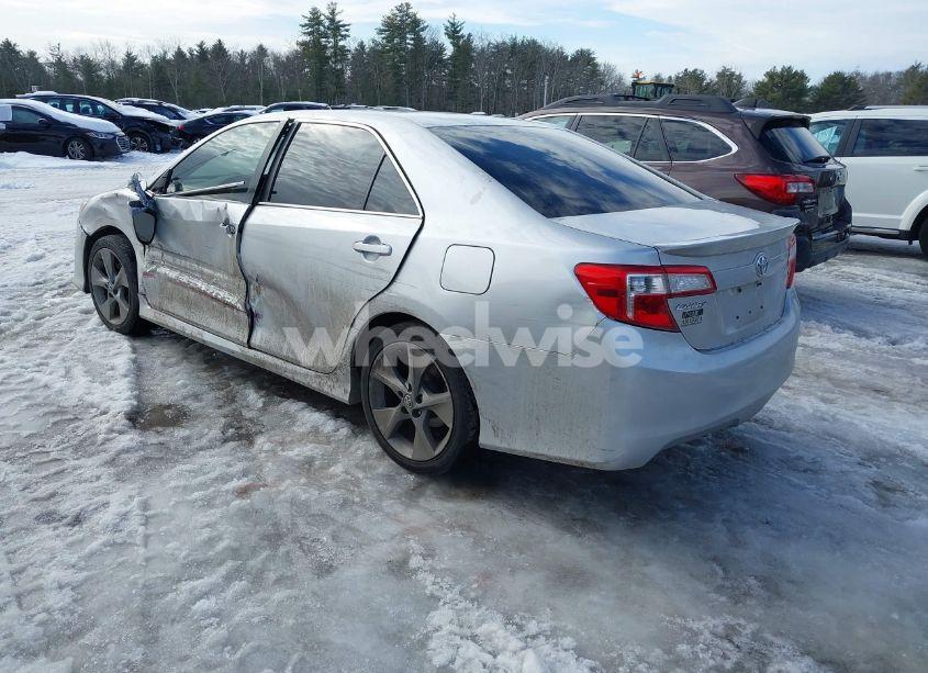 Photo 3 of 2014 Toyota Camry SE SPORT (VIN 4T1BF1FK4EU349356)