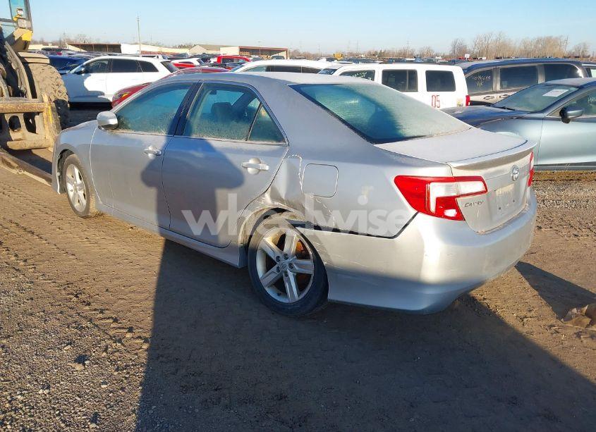 Photo 3 of 2014 Toyota Camry SE (VIN 4T1BF1FK4EU373057)