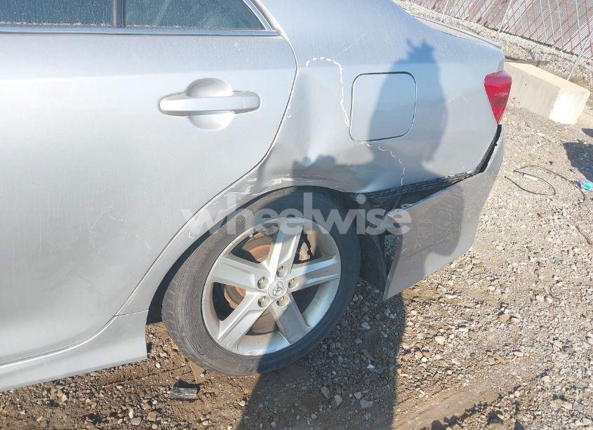 Photo 6 of 2014 Toyota Camry SE (VIN 4T1BF1FK4EU373057)