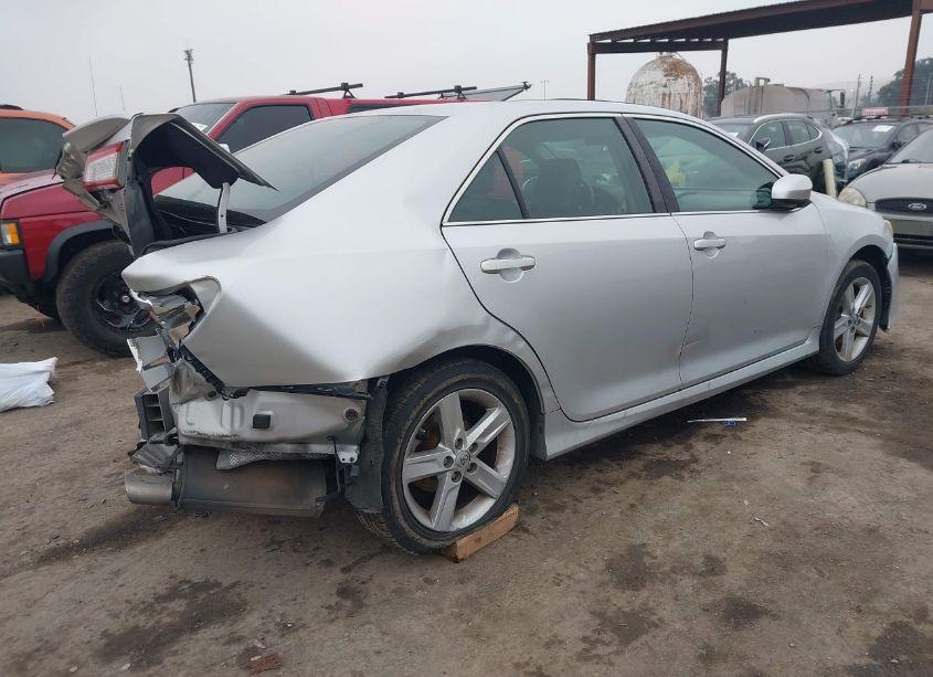 Photo 4 of 2014 Toyota Camry SE (VIN 4T1BF1FK4EU377867)