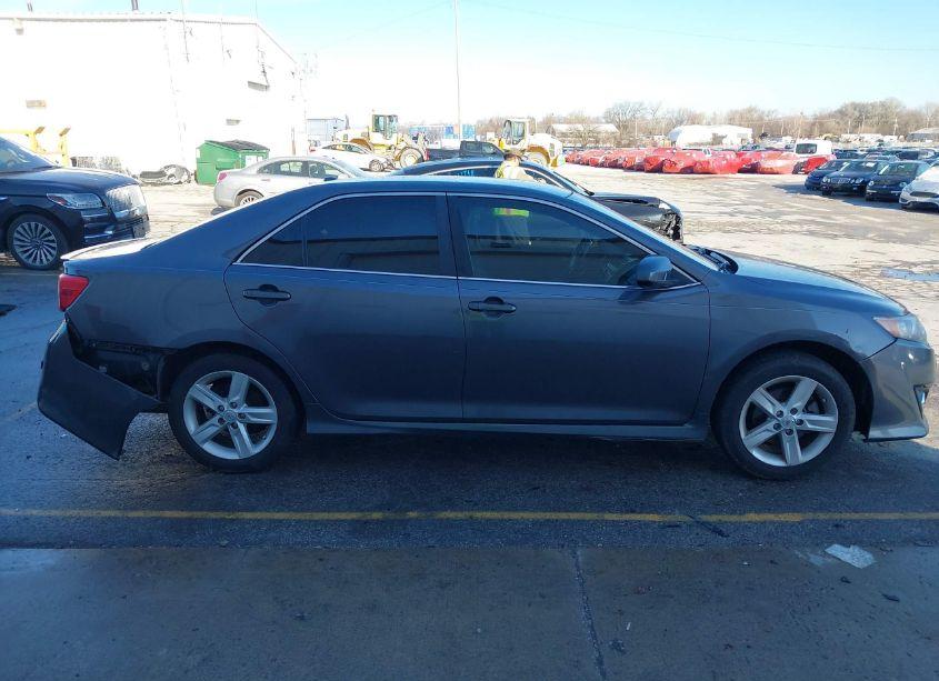 Photo 13 of 2014 Toyota Camry SE (VIN 4T1BF1FK4EU387573)