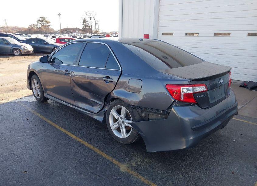 Photo 3 of 2014 Toyota Camry SE (VIN 4T1BF1FK4EU387573)