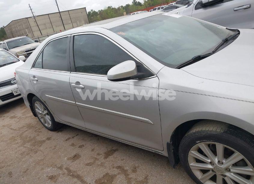 Photo 13 of 2014 Toyota Camry XLE (VIN 4T1BF1FK4EU387881)