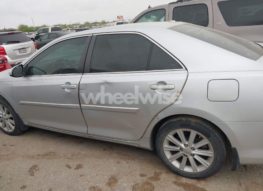 Photo 14 of 2014 Toyota Camry XLE (VIN 4T1BF1FK4EU387881)