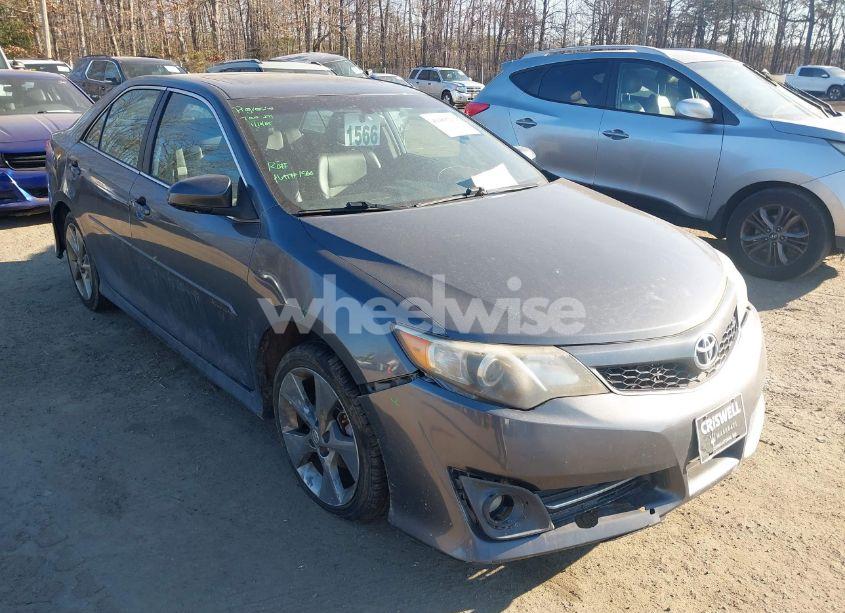 2014 Toyota Camry SE SPORT (VIN 4T1BF1FK4EU402900) main photo