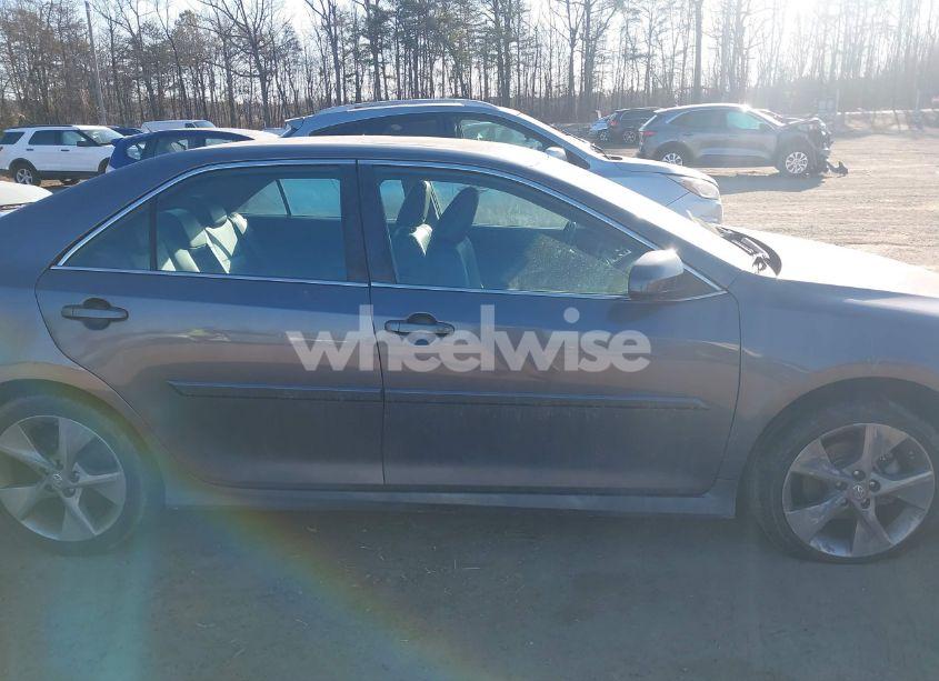 Photo 13 of 2014 Toyota Camry SE SPORT (VIN 4T1BF1FK4EU402900)