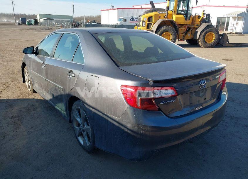 Photo 3 of 2014 Toyota Camry SE SPORT (VIN 4T1BF1FK4EU402900)