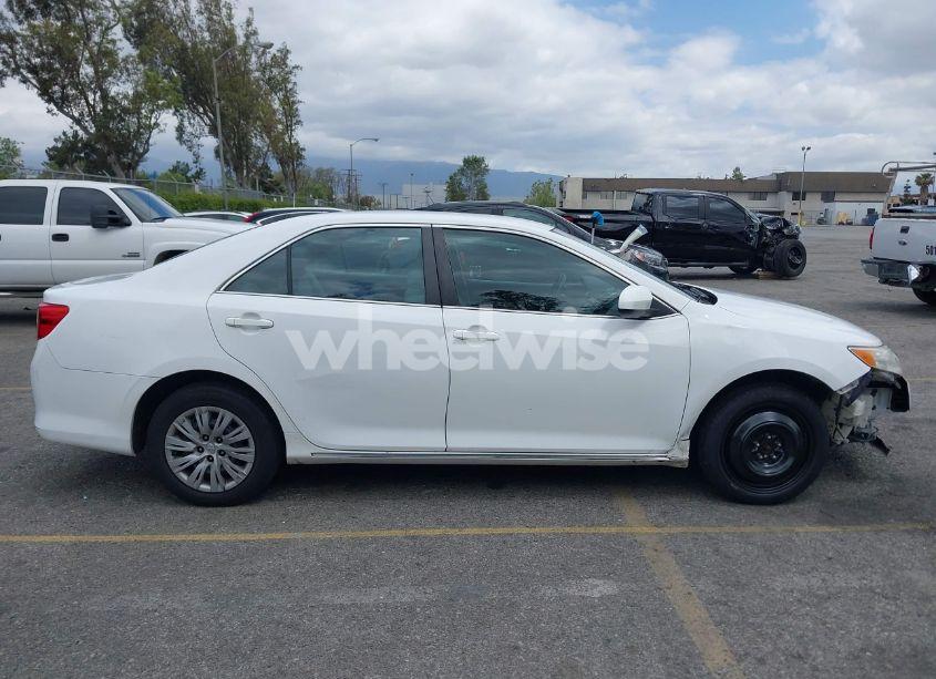 Photo 13 of 2014 Toyota Camry LE (VIN 4T1BF1FK4EU403013)