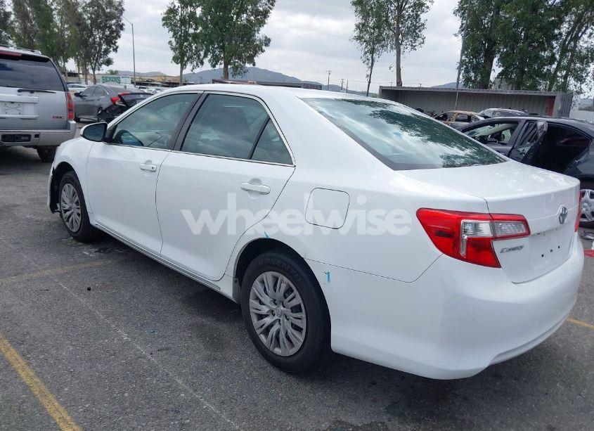Photo 3 of 2014 Toyota Camry LE (VIN 4T1BF1FK4EU403013)