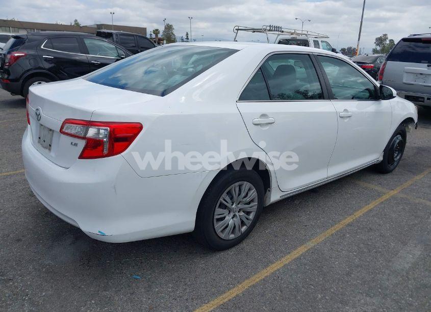 Photo 4 of 2014 Toyota Camry LE (VIN 4T1BF1FK4EU403013)