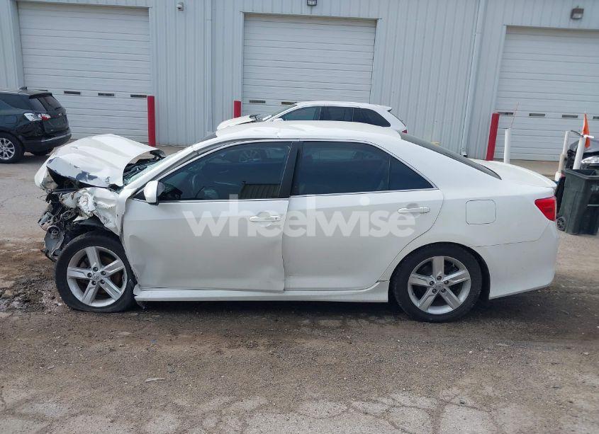 Photo 15 of 2014 Toyota Camry SE (VIN 4T1BF1FK4EU405778)