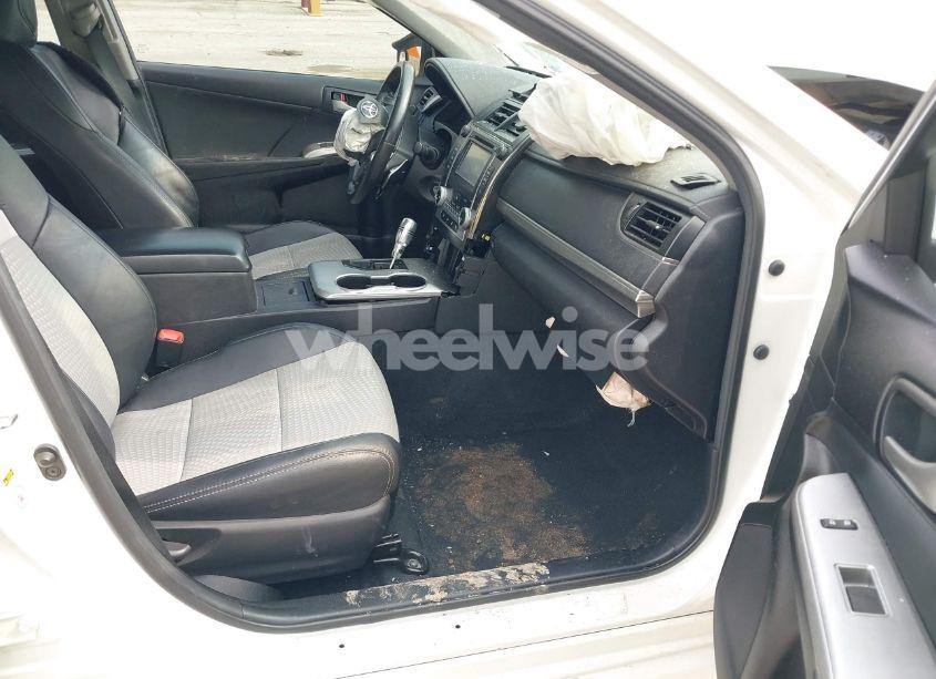 Photo 5 of 2014 Toyota Camry SE (VIN 4T1BF1FK4EU405778)