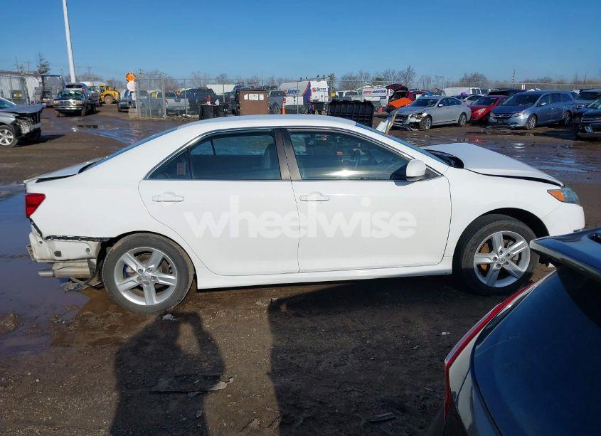 Photo 13 of 2014 Toyota Camry SE (VIN 4T1BF1FK4EU416330)