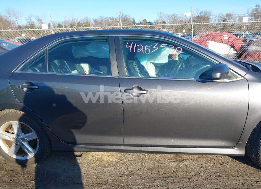 Photo 13 of 2014 Toyota Camry SE (VIN 4T1BF1FK4EU416585)