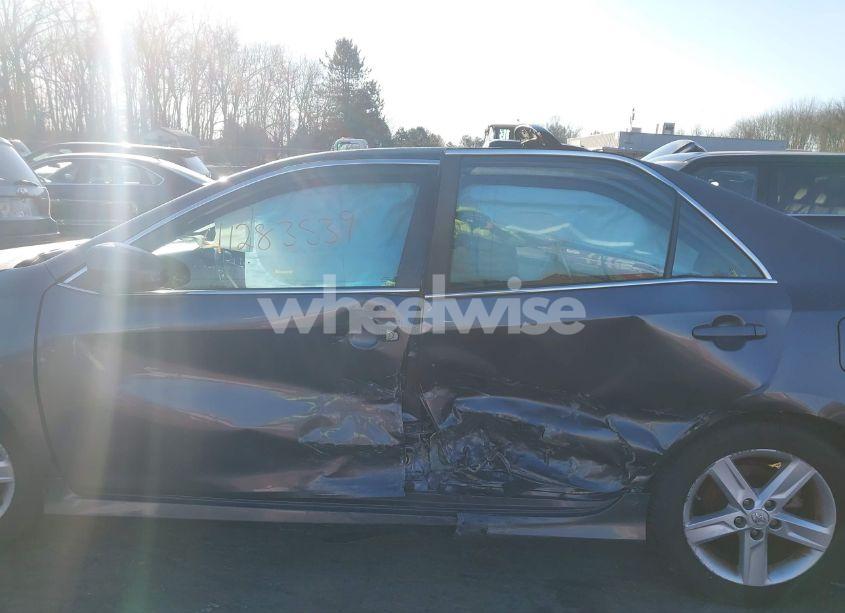 Photo 14 of 2014 Toyota Camry SE (VIN 4T1BF1FK4EU416585)