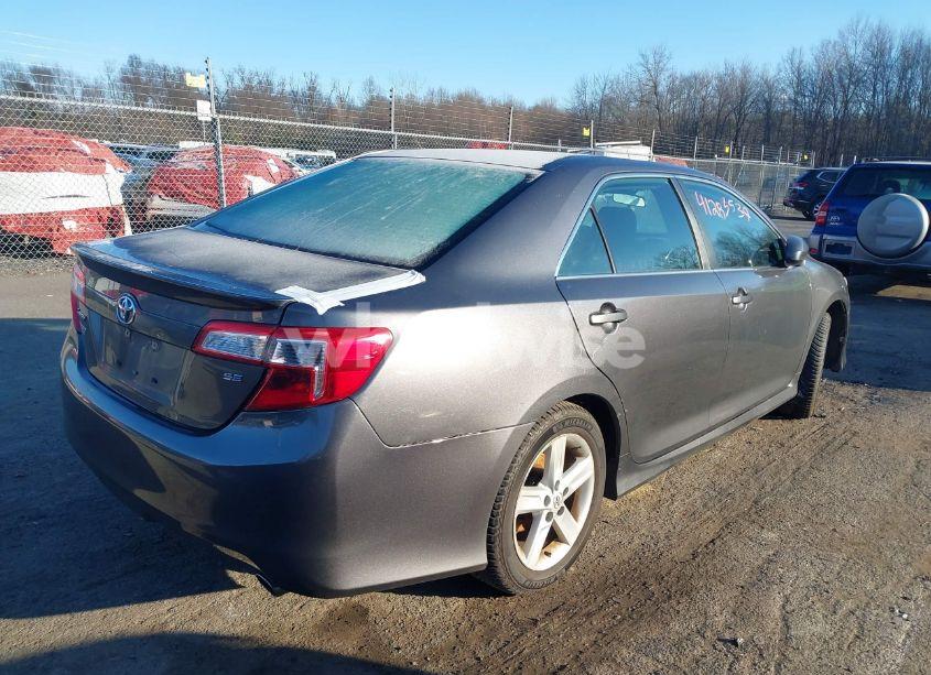 Photo 4 of 2014 Toyota Camry SE (VIN 4T1BF1FK4EU416585)