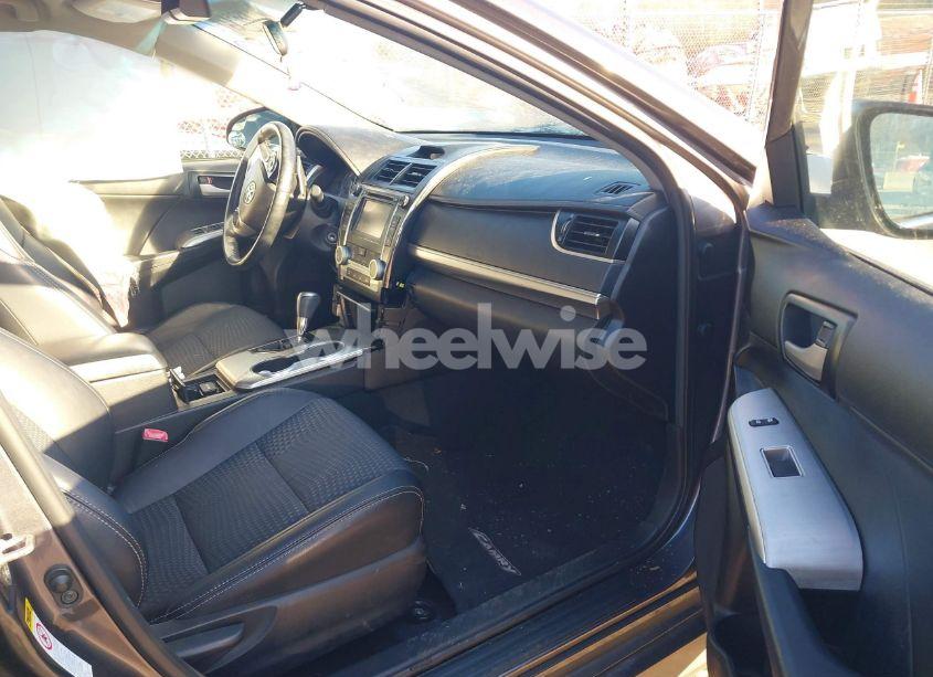 Photo 5 of 2014 Toyota Camry SE (VIN 4T1BF1FK4EU416585)