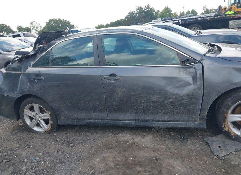 Photo 12 of 2014 Toyota Camry SE (VIN 4T1BF1FK4EU432897)