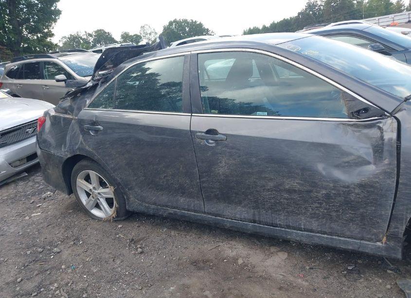 Photo 17 of 2014 Toyota Camry SE (VIN 4T1BF1FK4EU432897)